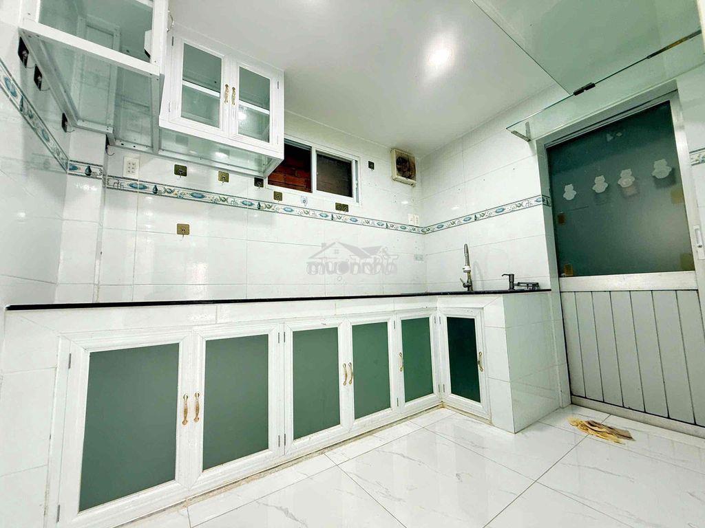 Bùi văn ba 1 sẹt - hxh vf3 - 3 tầng - 2 pn - 3wc - 30m ra mặt tiền - 3