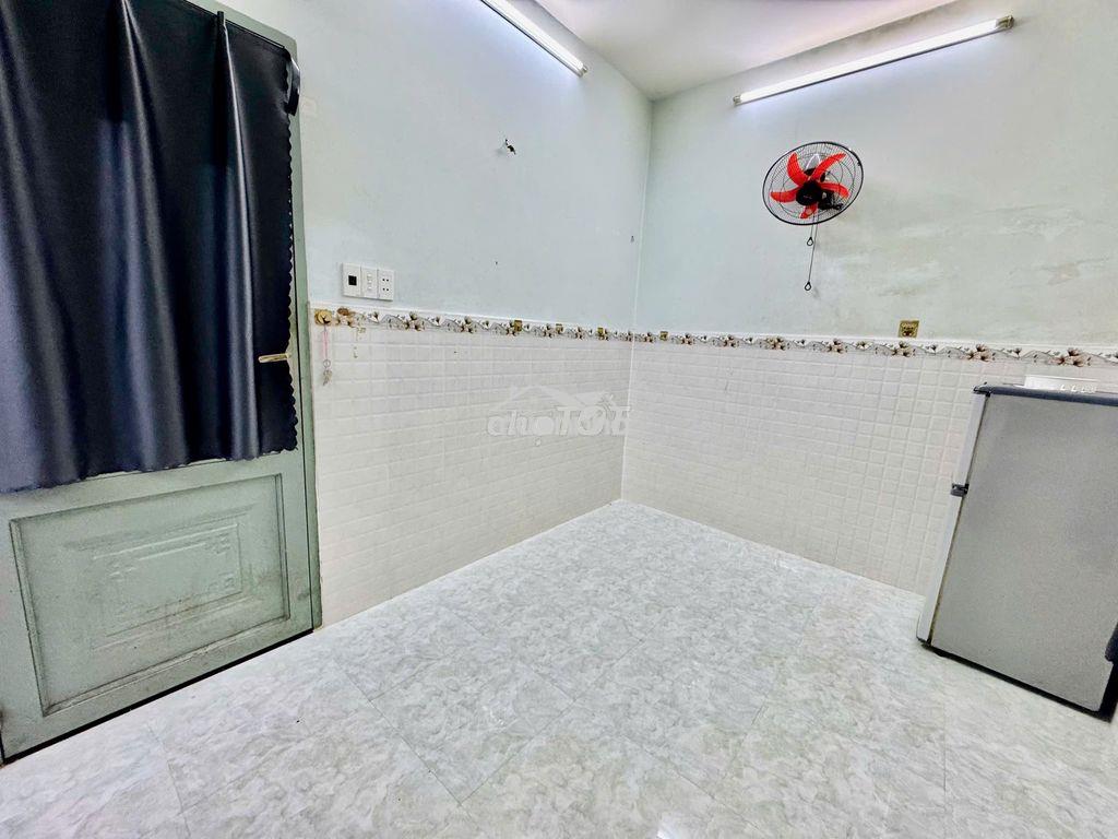 Cho thuê phòng rẻ có nội thất ngay sát xóm chiếu , tiện qua trung tâm - 4
