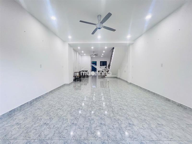 Cho thuê nhà nguyên căn 2 tầng, 2pn có nội thất tại kđt oasis city