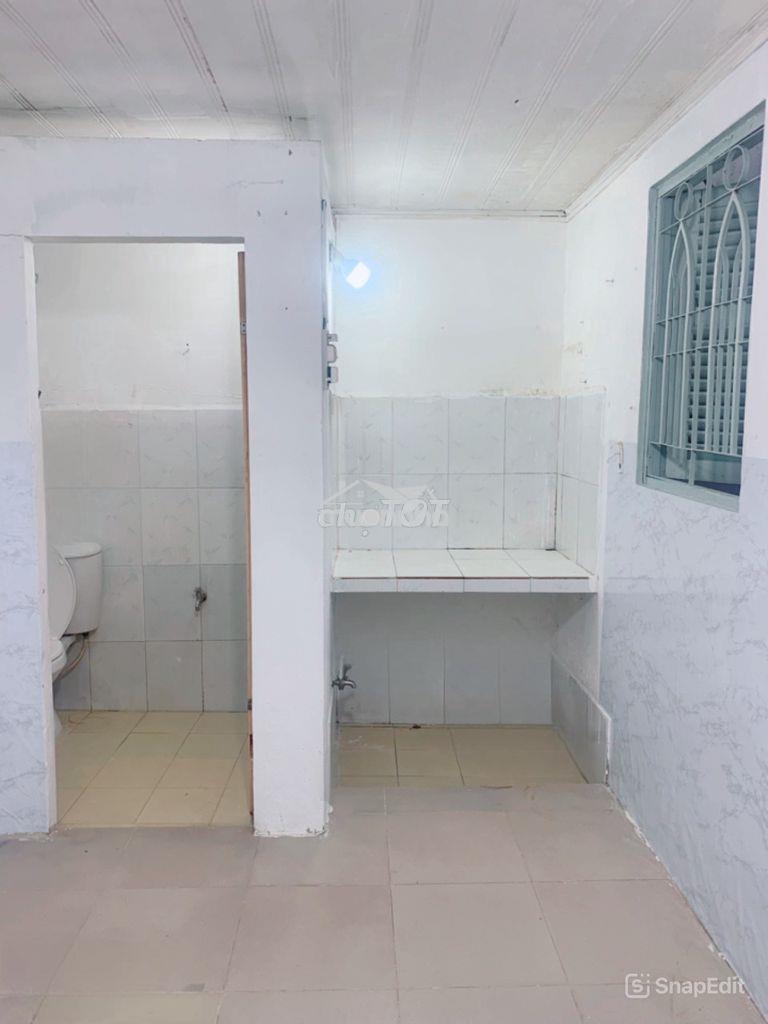 Cho thuê phòng trọ giá rẻ có gác sạch sẽ, thoáng mát 18m2 - 2