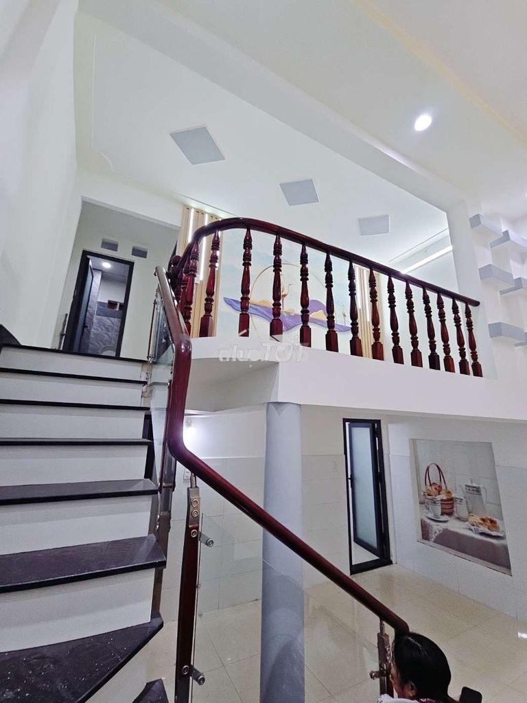 Nhà bình chuẩn dân tự xây 5 x 11 , 2 pngu - 2 wc thổ cư full giá 1.35 - 2