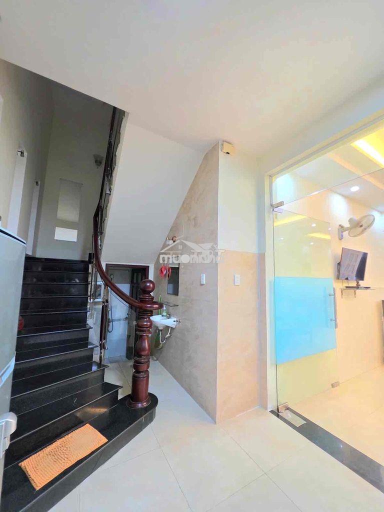 Trung tâm quận 10 - nhà chính chủ lâu năm - hẻm xe tải quay đầu - 4