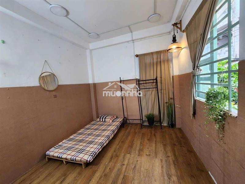 Cho thuê phòng nhà 860/8 đường hưng phú, q8 có cửa sổ lớn
