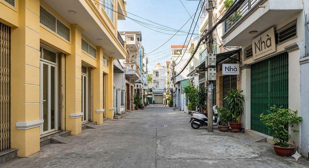 Nhà q11- 2 mặt hẻm xe hơi thông- giáp 3/2- 40m2- chỉ nhỉnh 4 tỷ. - 2