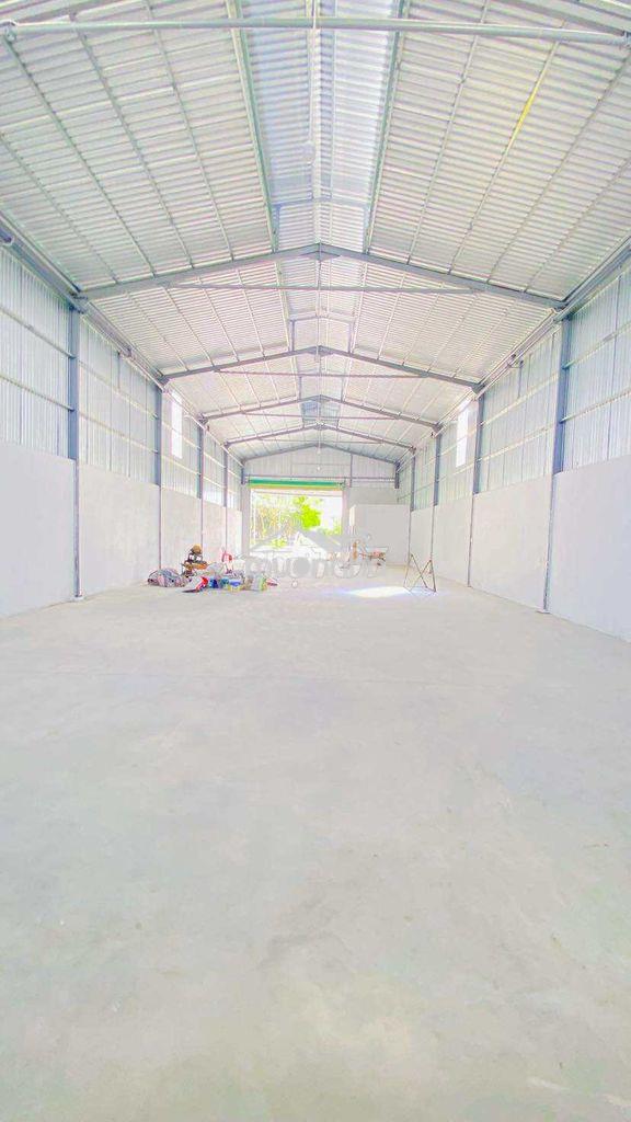 Cho thuê kho 400 m2 mới xây đường võ văn kiệt