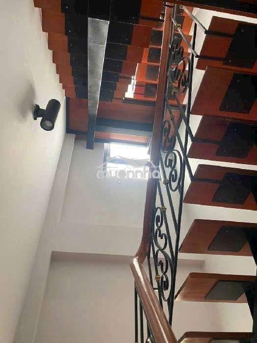 Nhà đẹp lửng 2 lầu đang cho thuê 11tr không quy hoạch q4 - 2