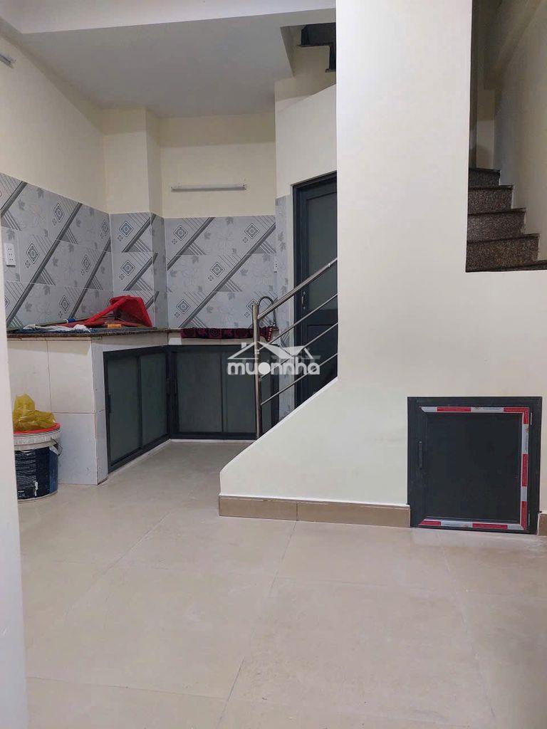 Nhà hẻm 51 lý phục man •> 5tr5/ tháng