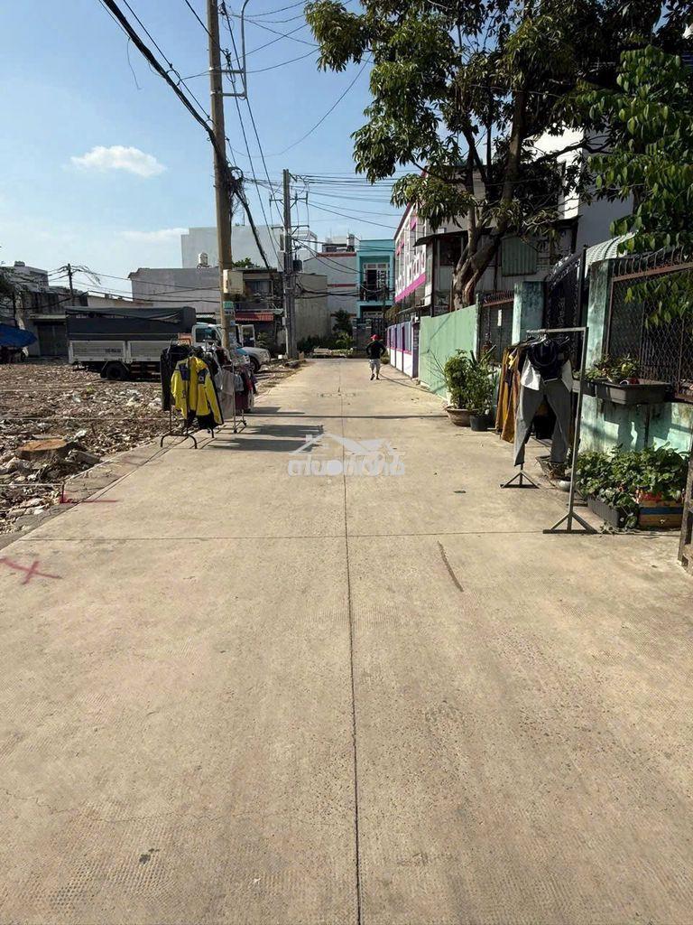 Em chuyên tư vấn mua bán nhà đất hóc môn,anh chị liên hệ em nhé - 2