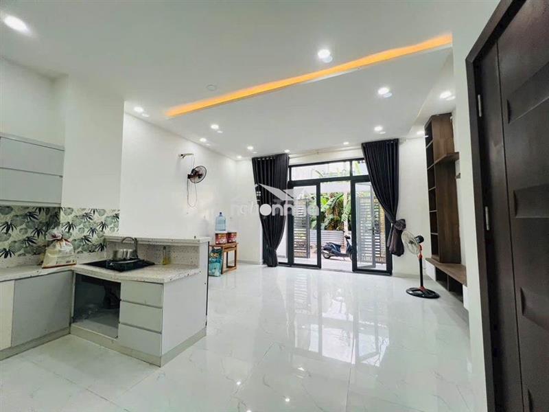 Gấp bán giảm 200 triệu – nhà đẹp 3 tầng đường 10m – giá mới 4.6 t.y
