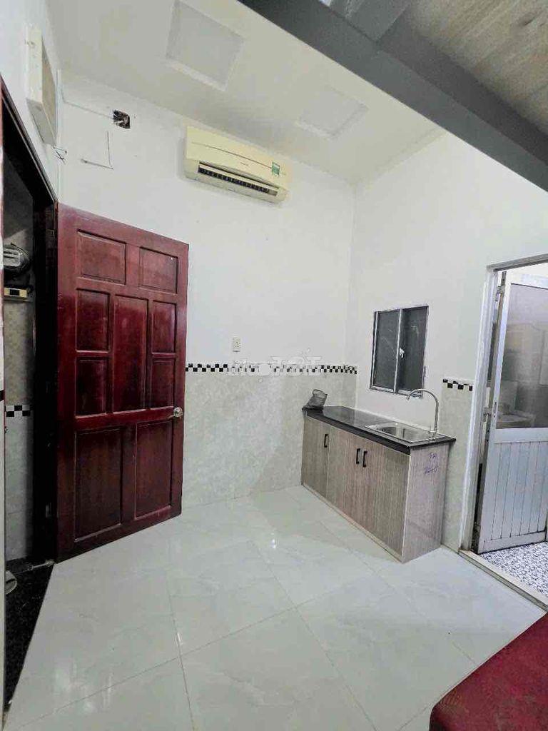 Cho thuê phòng có gác giá siêu rẻ ngay gần thạch lam, thoại ngọc hầu - 2