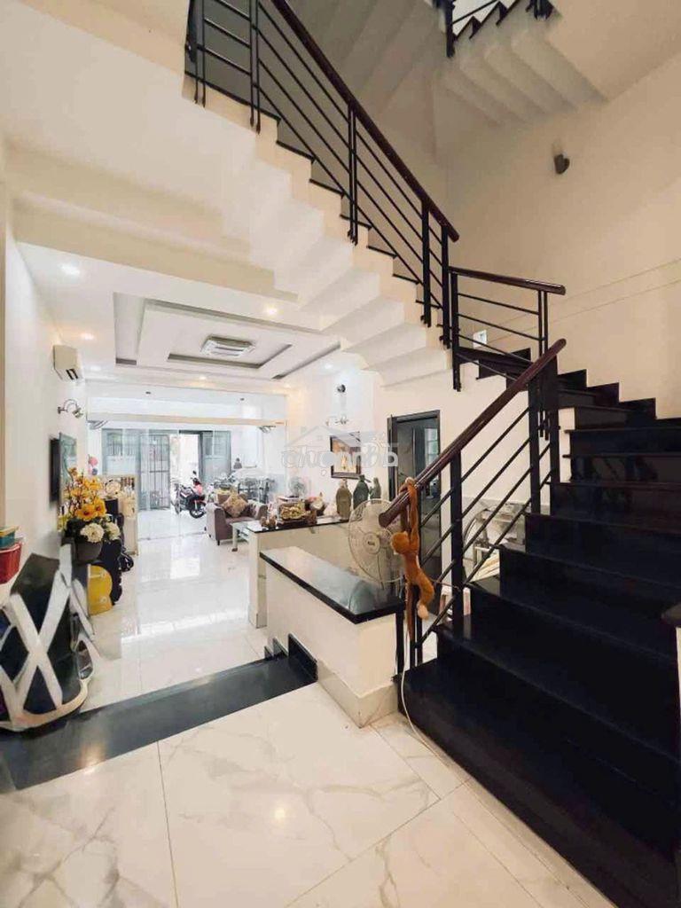 Rẻ - 54m2 – 4 tầng btct – gần mt cô giang – ko qh – 10,85 tỉ.