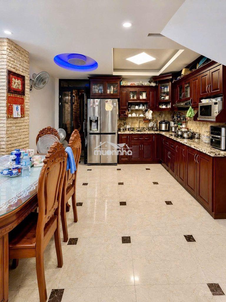 Sát mặt tiền trường sa q3. (5m x 10m) vuông vức. 5 tầng. giá 10 tỷ tl - 4