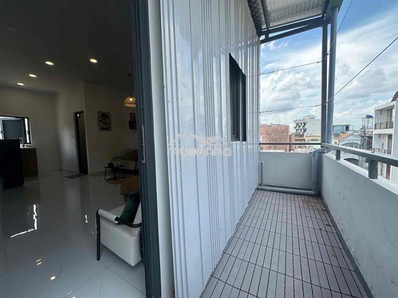 Studio 35m2 ban công ngay etown cộng hoà