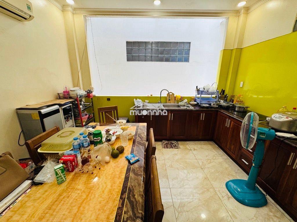 Sát mặt tiền- hẻm xe hơi phạm văn bạch- tân bình- dt 61m2- 3 tầng btct - 4