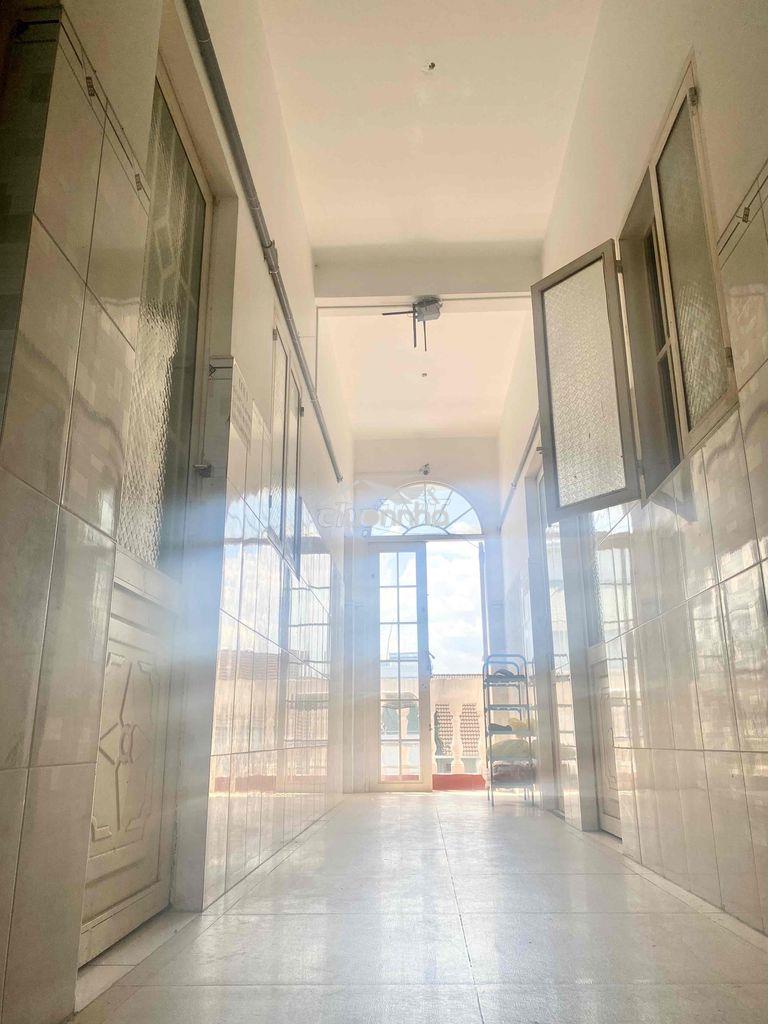 Phòng thoáng mát, có gác, balcon gió trời gần bx quận 8. ub bình hưng - 4