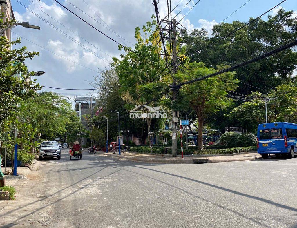 Hẻm 12m khu vip  có công viên 4.4x17 - 2