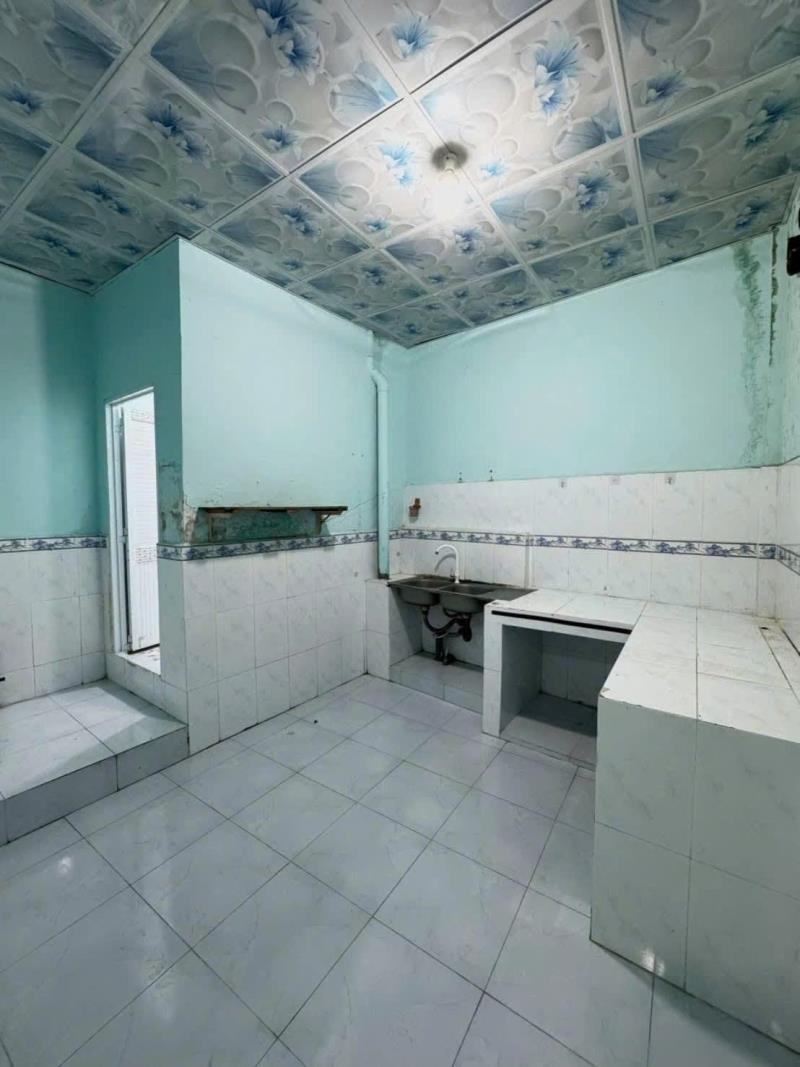 Hàng ngộp bán nhanh nhà c4 gần trung tâm hóc môn, 80m2, 970trieu, sổ sẵn - 3