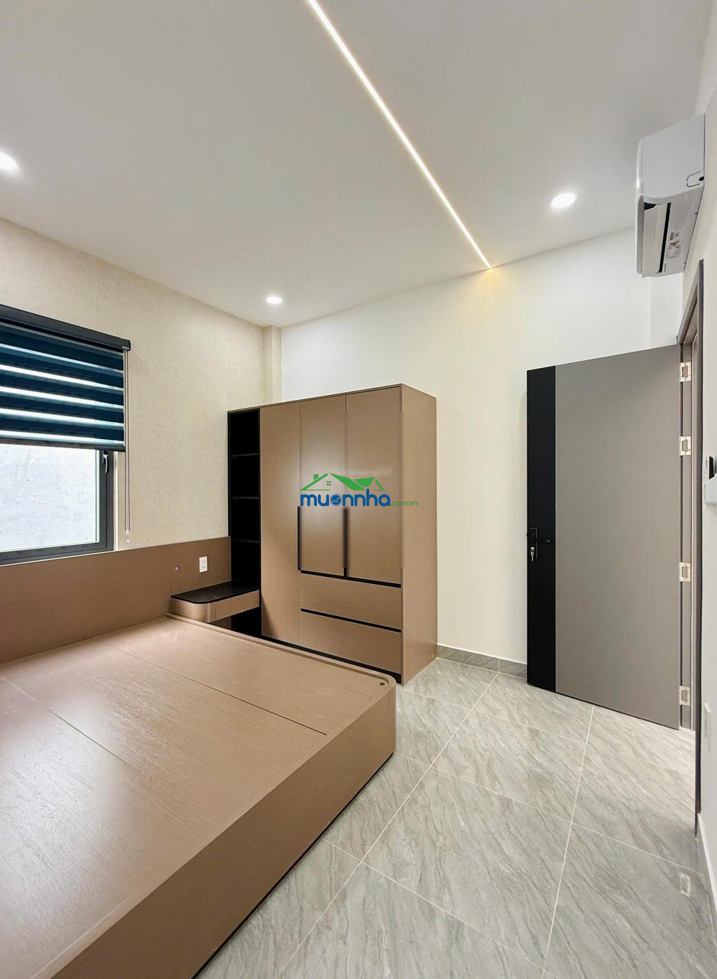 Giá siêu tốt. nhà xây mới 2 lầu dt khủng. 4.3m x 25m. hẻm xe hơi 6m. sát mt hà huy giáp - ngã tư ga