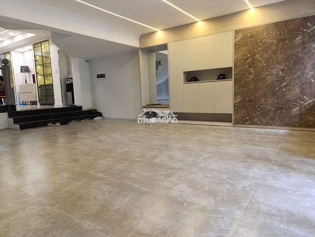 👉 Nhà rộng hxh cửu long_q.tb_8x20m, trệt 3 lầu, sẵn máy lạnh. - 3