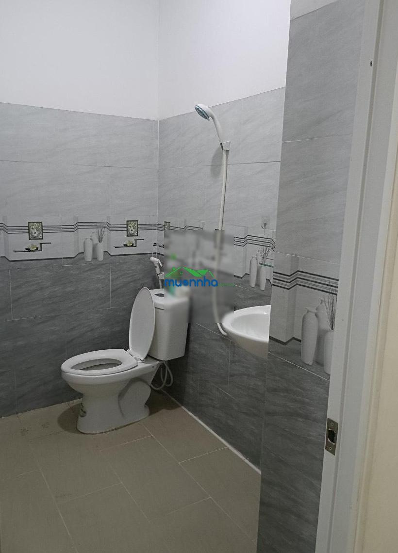 Bán nhà 3 tầng đường 970 p phú hữu quận 9 81m2 5,6x14,4m nhà mới sổ hồng oto đậu tại nhà 0764 994 *** - 2