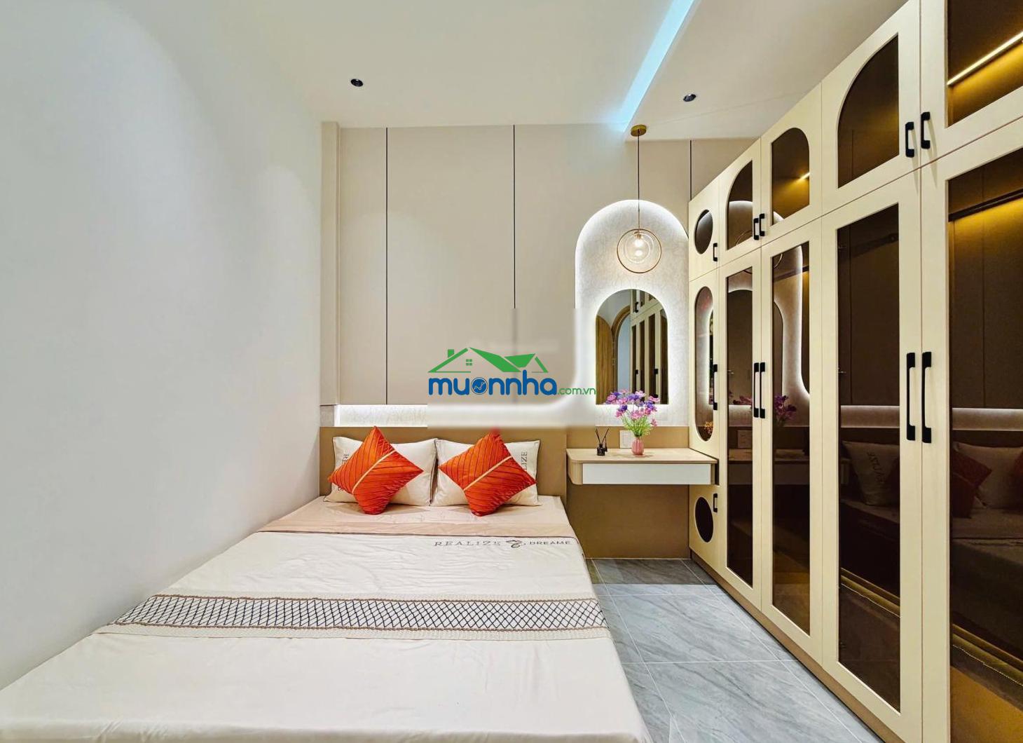 5,65 tỷ - 4,5m x 10m - nhà 2 tầng - 3pn - có phòng ngủ tầng trệt cho người lớn tuổi - 4