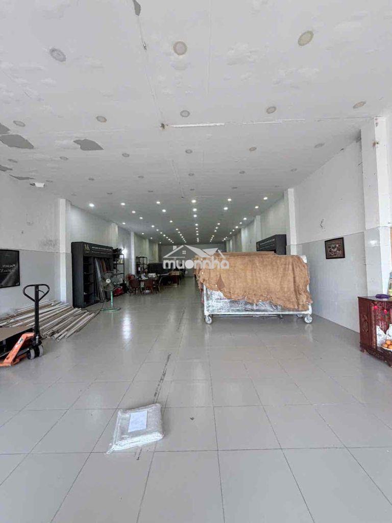 Cho thuê mặt bằng/ xưởng 400m2