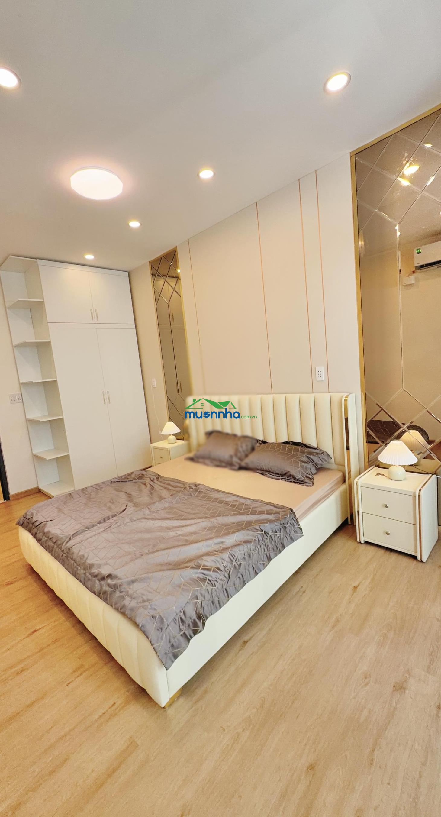 Bán nhà trung tâm quận 10 cách vài mét ra mặt tiền (2 cửa thoát hiểm siêu thoáng)