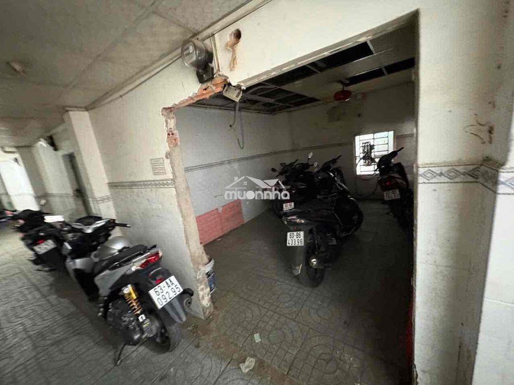 24/8 em còn 1 phong trống như còn 1 phòng. 4x5m có tolet riêng. giờ gi - 4
