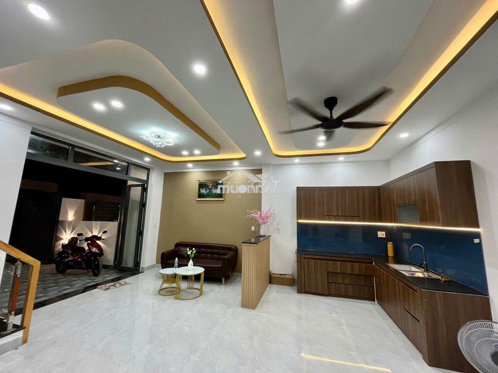 700 triệu sở hữu ngay nhà 1 trệt 2 lầu nằm ngay quốc lộ 13 - 4