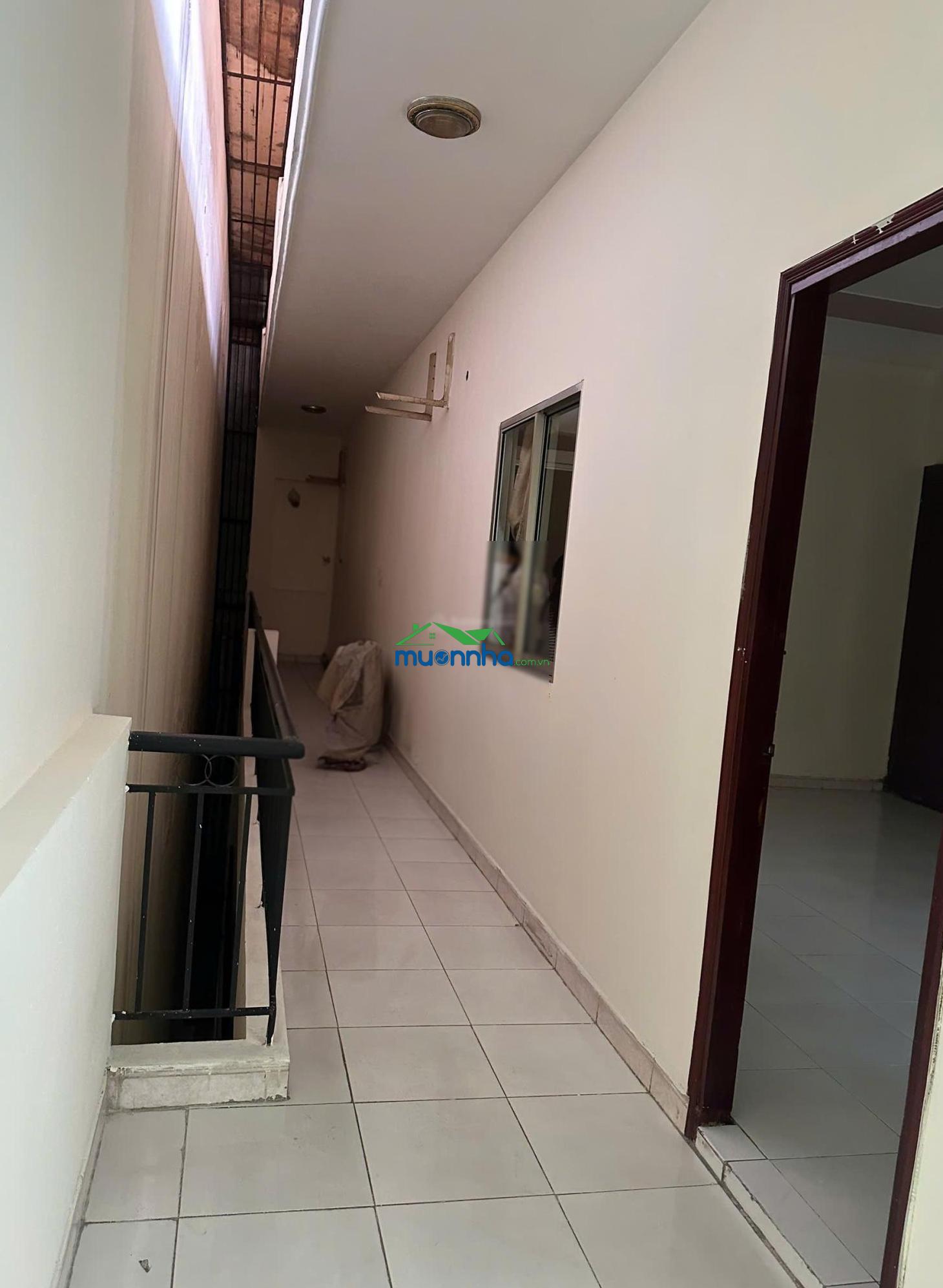 Nhà hẻm xe hơi đường quang trung. dt đất gần 200m2 đúc 3 lầu - 4