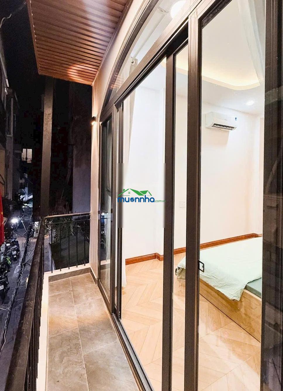 Quận 3 sa hoa cung đường đắt đỏ hẻm 1 xẹt võ văn tần - nở hậu) 3 tầng + sân thượng
