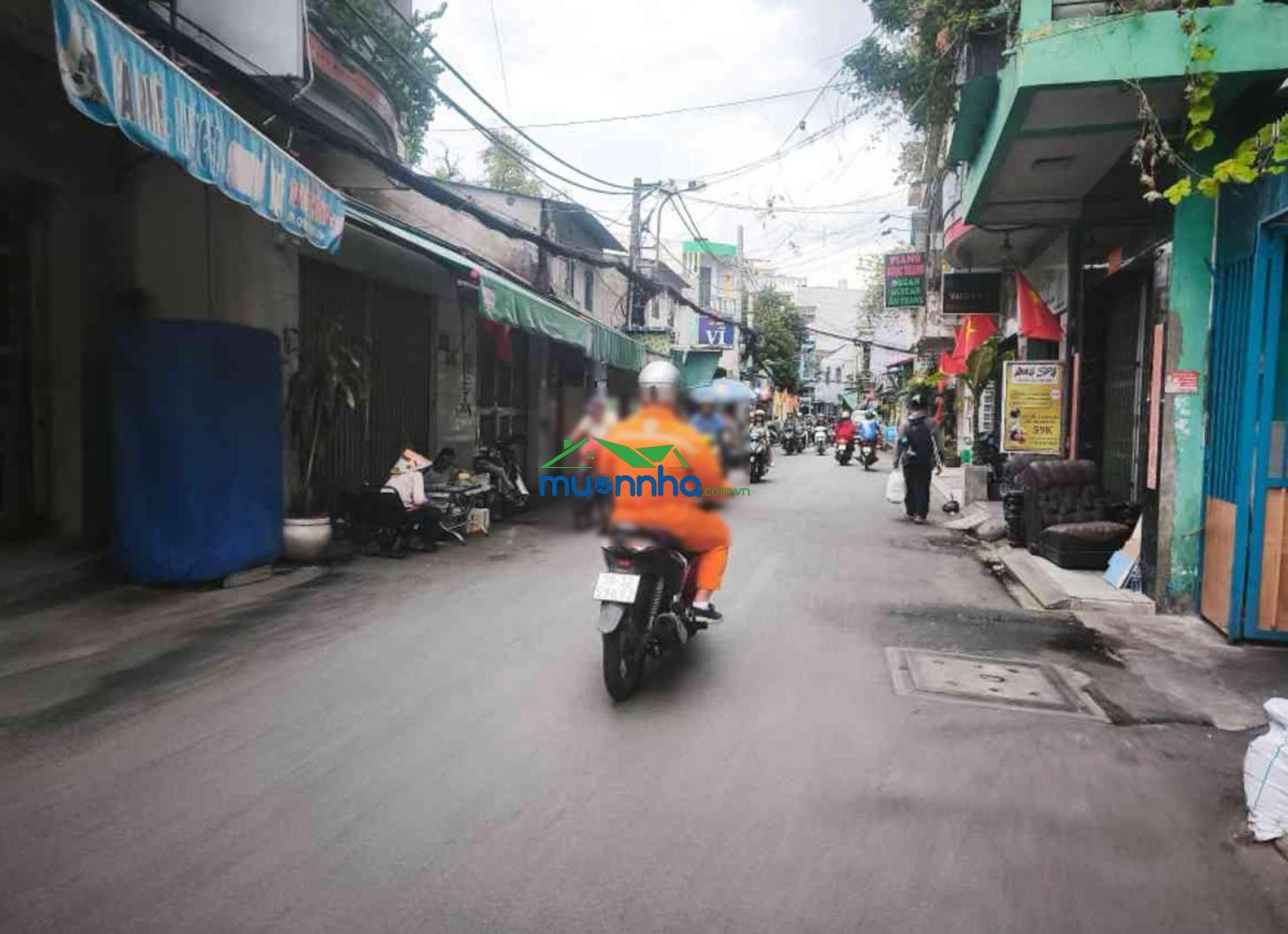 Nhà mới 3 tầng lạc long quân, 2pn, nhỉnh 3 tỷ
