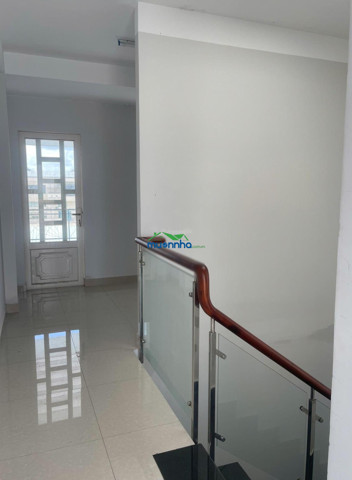3 lầu mới đẹp 77.5m2 đường 10m cư xá d ngay chợ hồ trọng quý - 3