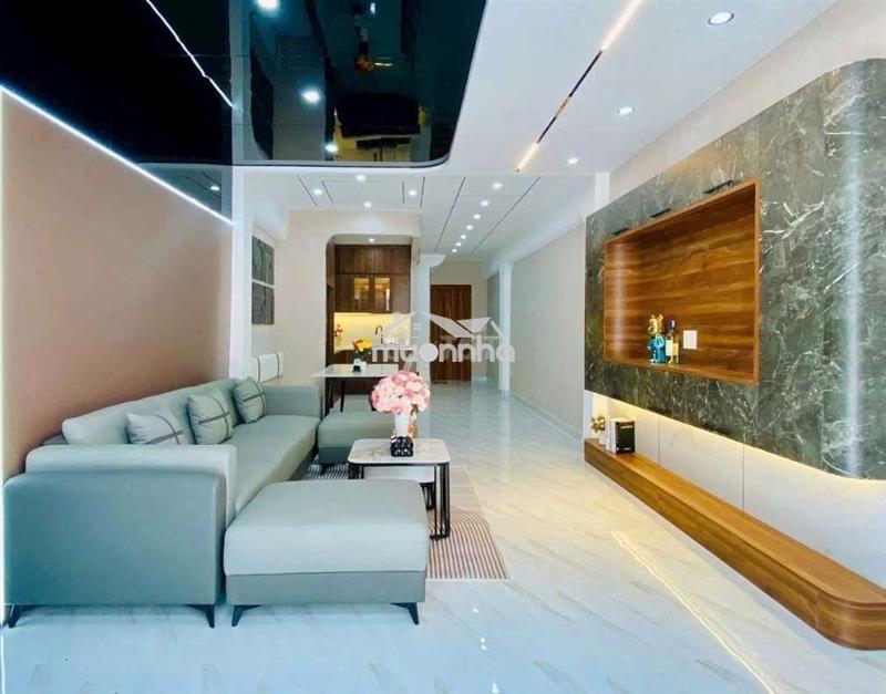 Nhà có phòng ngủ dưới, dt 4x17m. thông oto