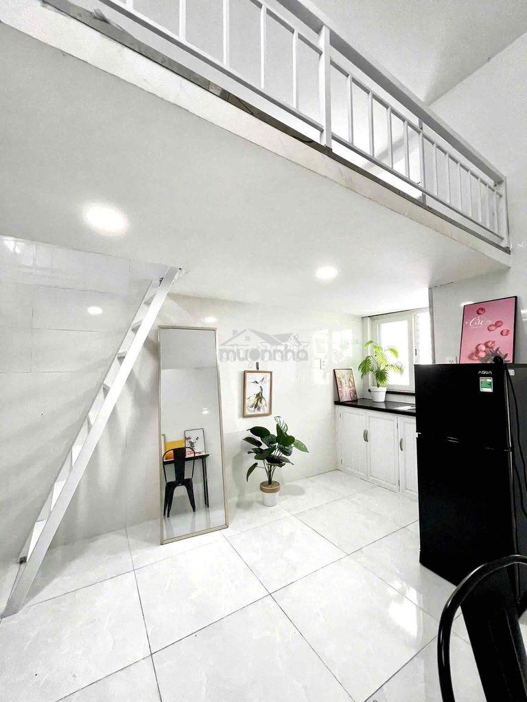 Khai trương căn hộ có gác cửa sổ lớn ngay chợ bà chiểu - 4