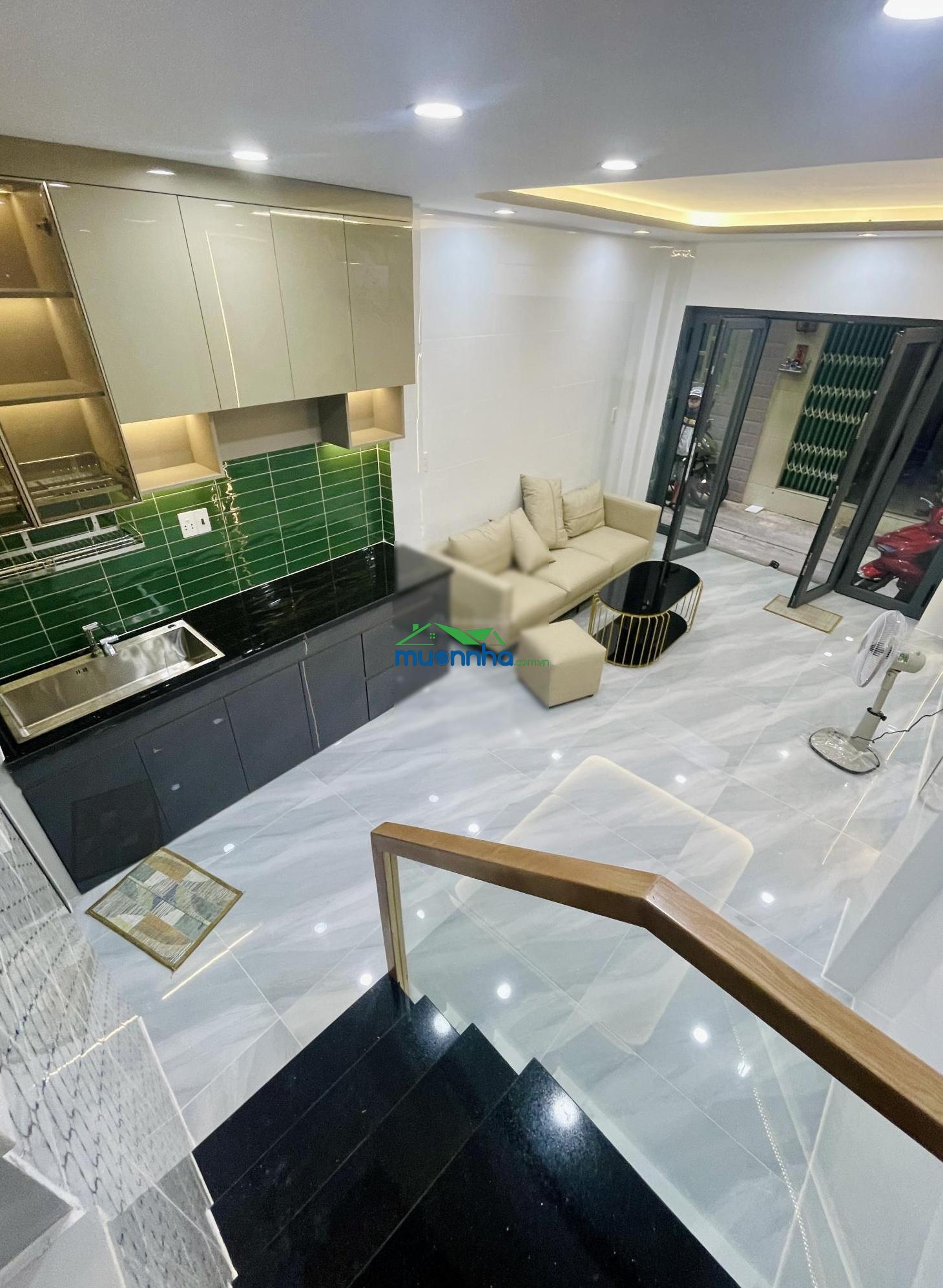 Quận 11, nhà mới đẹp hẻm 152 lạc long quân, phường 3, 3 tầng, 2 phòng ngủ lớn, hoàn công đủ