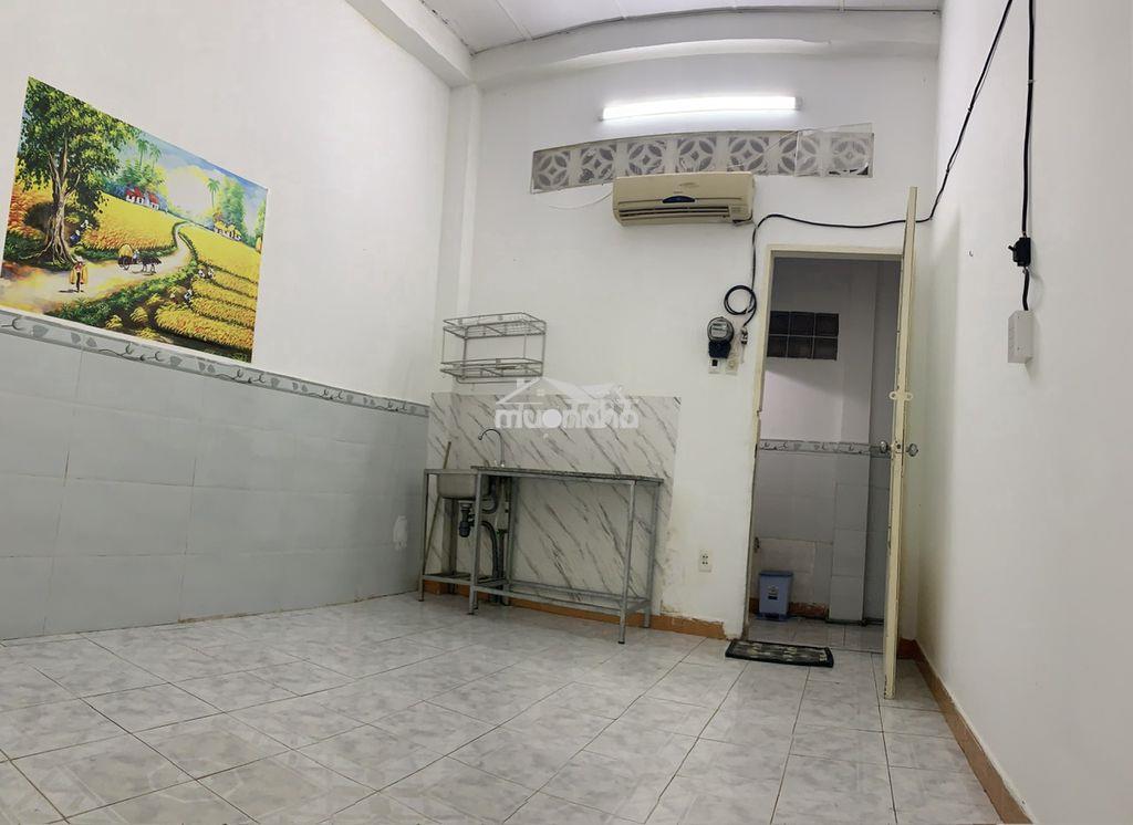 Phòng trọ gần chợ hoàng hoa thám có máy lạnh - 3