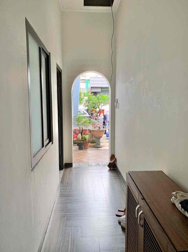 Cho thuê nhà sân vườn 250m2 4pn 3wc giá 22tr - 2
