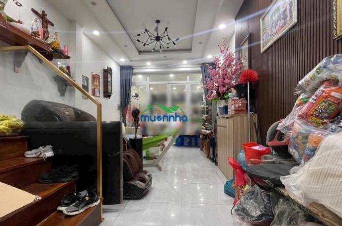 Giảm sốc 500 triệu bán nhanh chỉ 4,7 tỷ nhà 4x20 xây 3 tầng hẻm thông lê văn khương gần