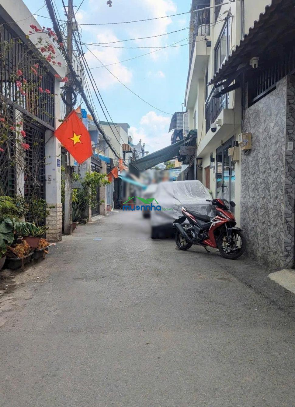 Vị trí vàng, hiếm - ngang 6,55m x 17 = 110m - nhà 3 tầng - góc 3 mặt tiền hiếm xe thông