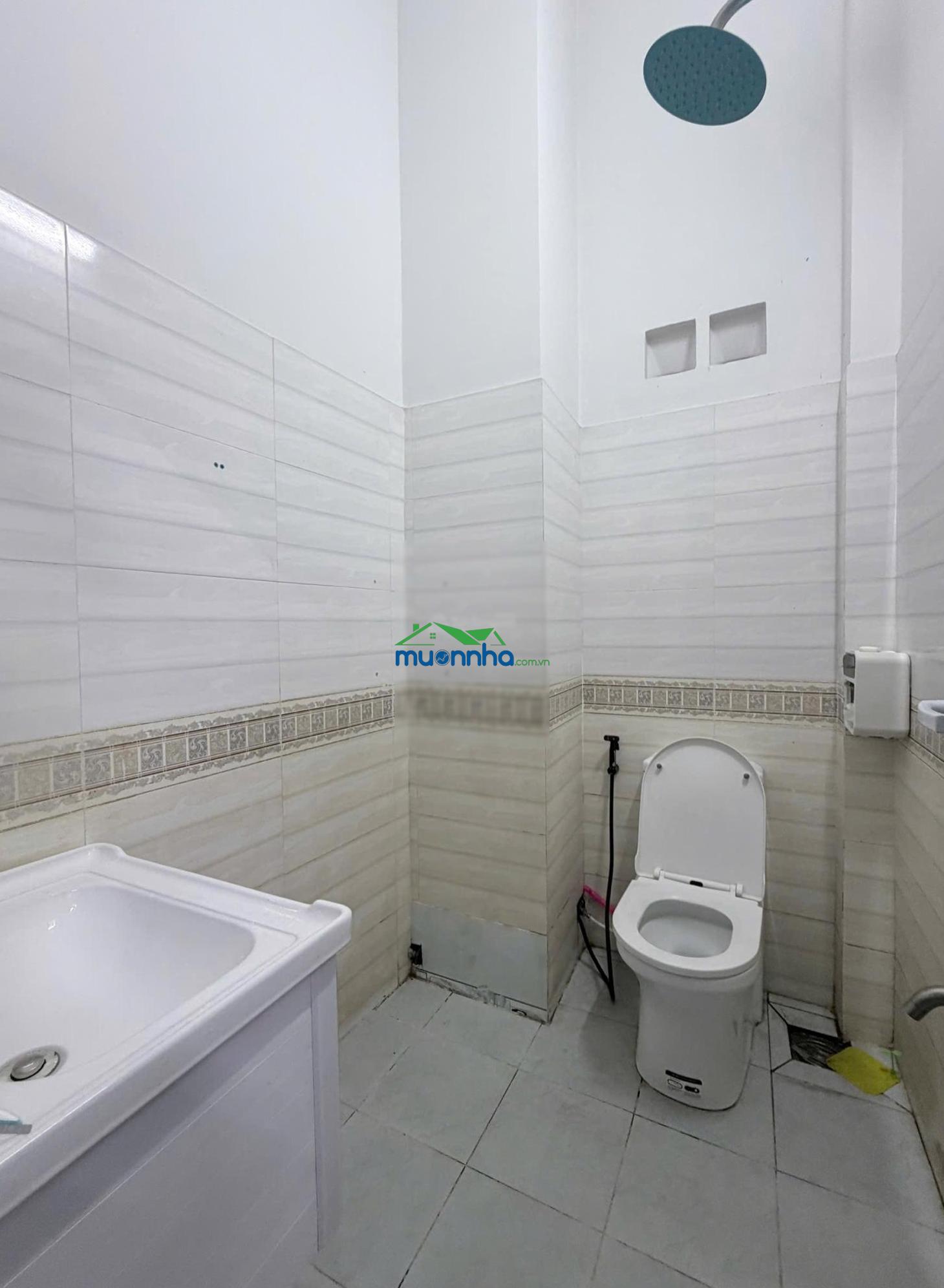Bán nhà 23//. nguyễn hữu tiến. p tây thạnh - quận tân phú dt: 4m x 14m vuông đẹp kết cấu : đúc - 2
