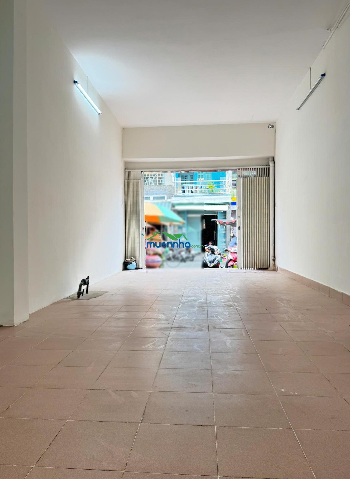 Bán gấp mặt tiền đường đất thánh nhà mới 4 lầu 4pn, 4wc, 35m² tại đất thánh, q10, 9,8 tỷ