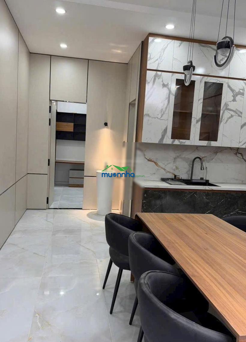 Cậu 7 nhờ bán giúp căn nhà giá 1tỷ260tr, sổ hồng riêng, giá còn thương lượng,gần chợ bờ ngựa, tphcm