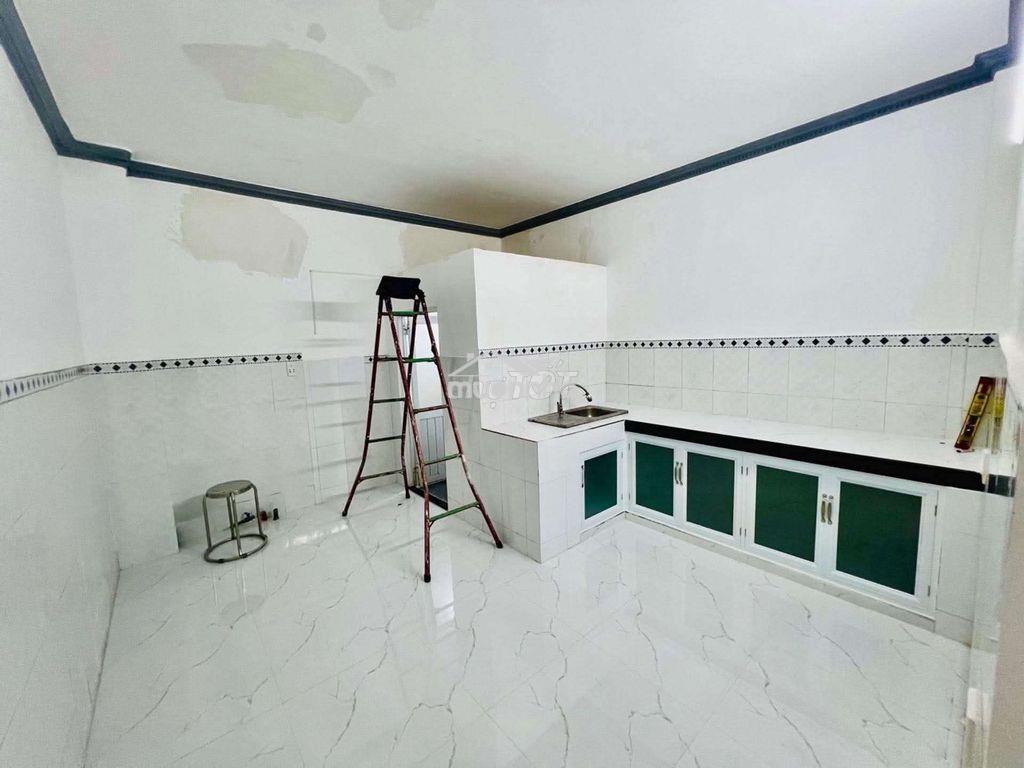 Q7, nhà mới ở ngay, cạnh phú mỹ hưng, sân để xe rộng, kdc không ngập - 4