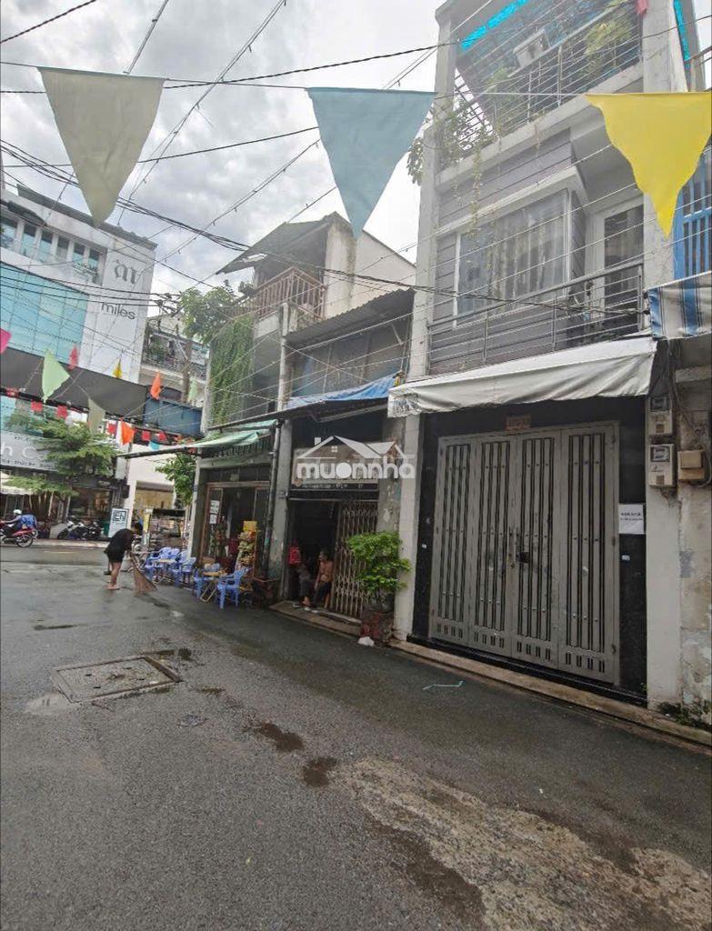 Nhà sát mặt tiền huỳnh văn bánh, hẻm lớn