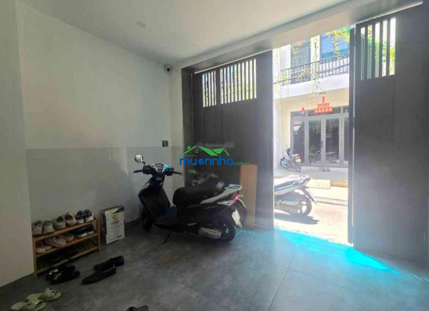 Quận 11 $ 7.1 tl bán nhà lạc long quân dt:48 m²(4 12) vuông kết cấu: 1 trệt 2 lầu, 2pn lớn - 2