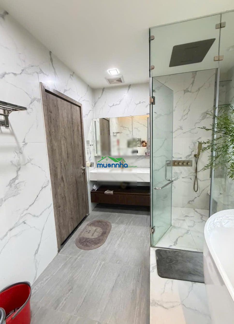 Bán nhà đẹp full nội thất khó kiếm căn thứ 2 giá tốt vị trí khu này. - 3
