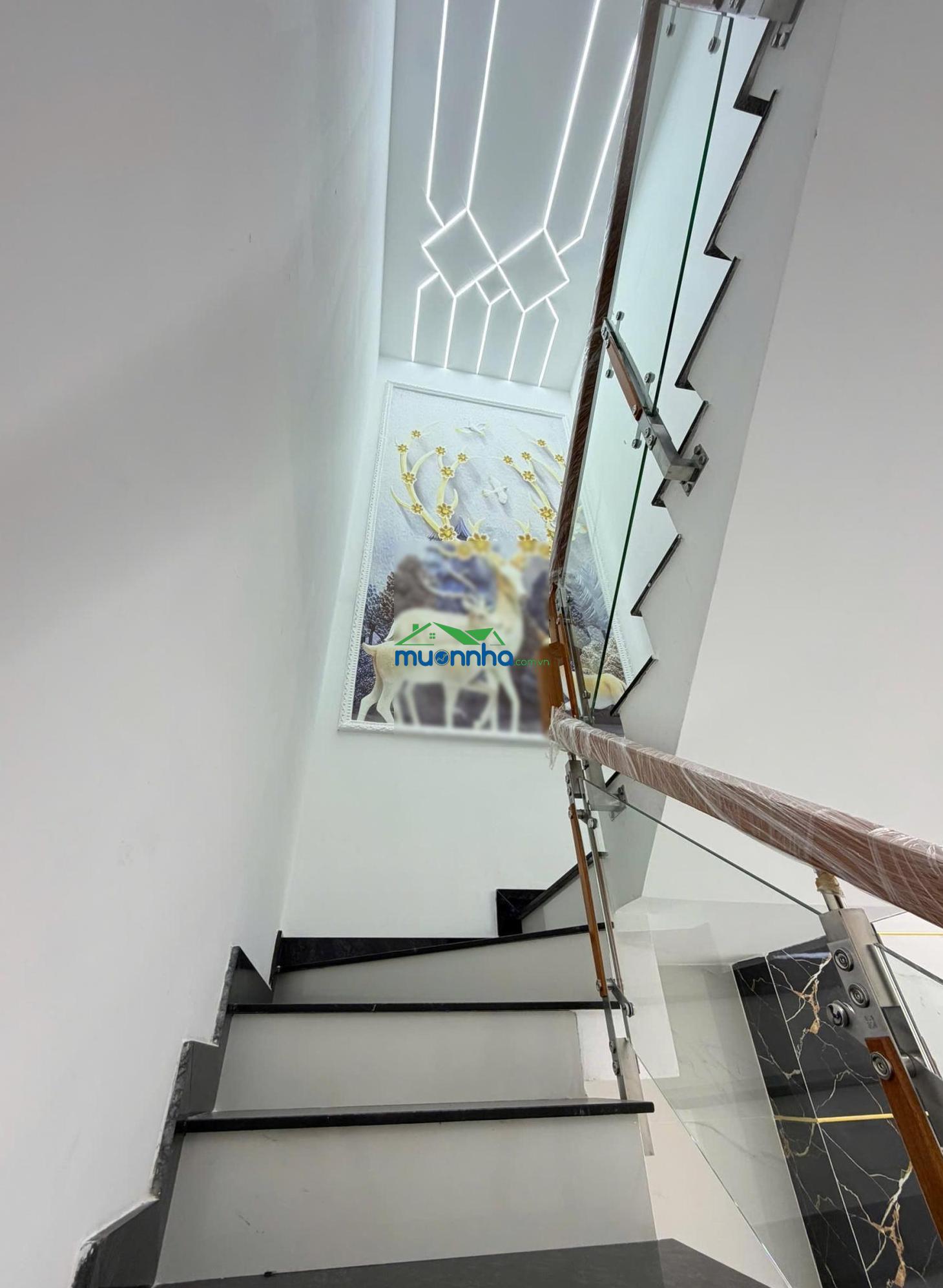 Bán nhà riêng đường liên khu 8-9, 4 phòng ngủ, diện tích 76m², nhà mới dọn vào ở ngay, sổ hồng sẵn