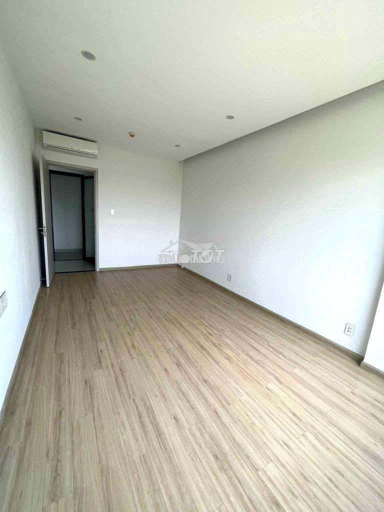 Nhà trệt 3 lầu 5pn 4wc, 2 mặt hẻm 4m trước sau nguyễn biểu q5