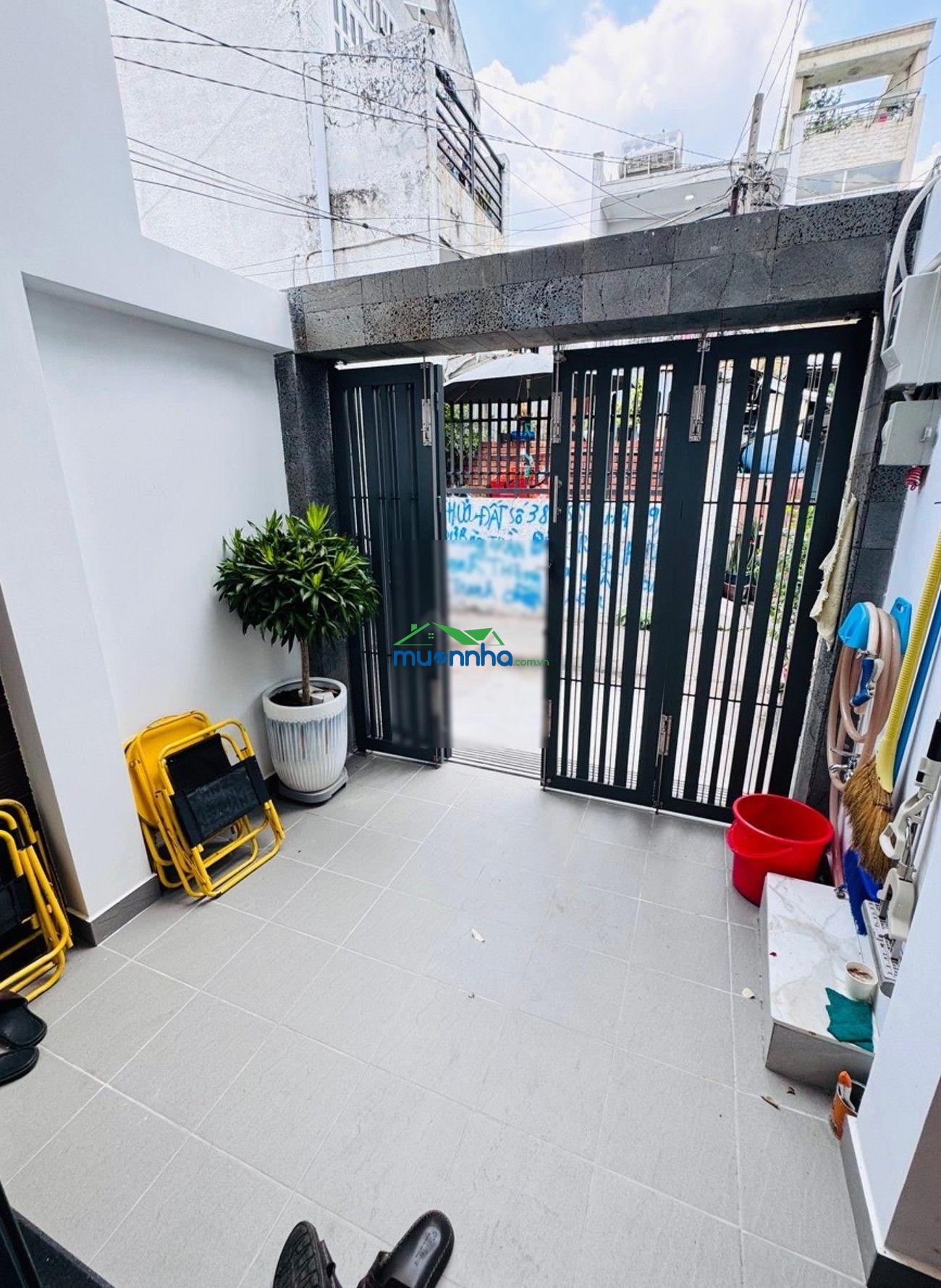 Nhà 3 tầng, 55m2, hẻm trước nhà 5m trần bình trọng - lê quang định, 3pn master, 4wc, nhà mới ở liền